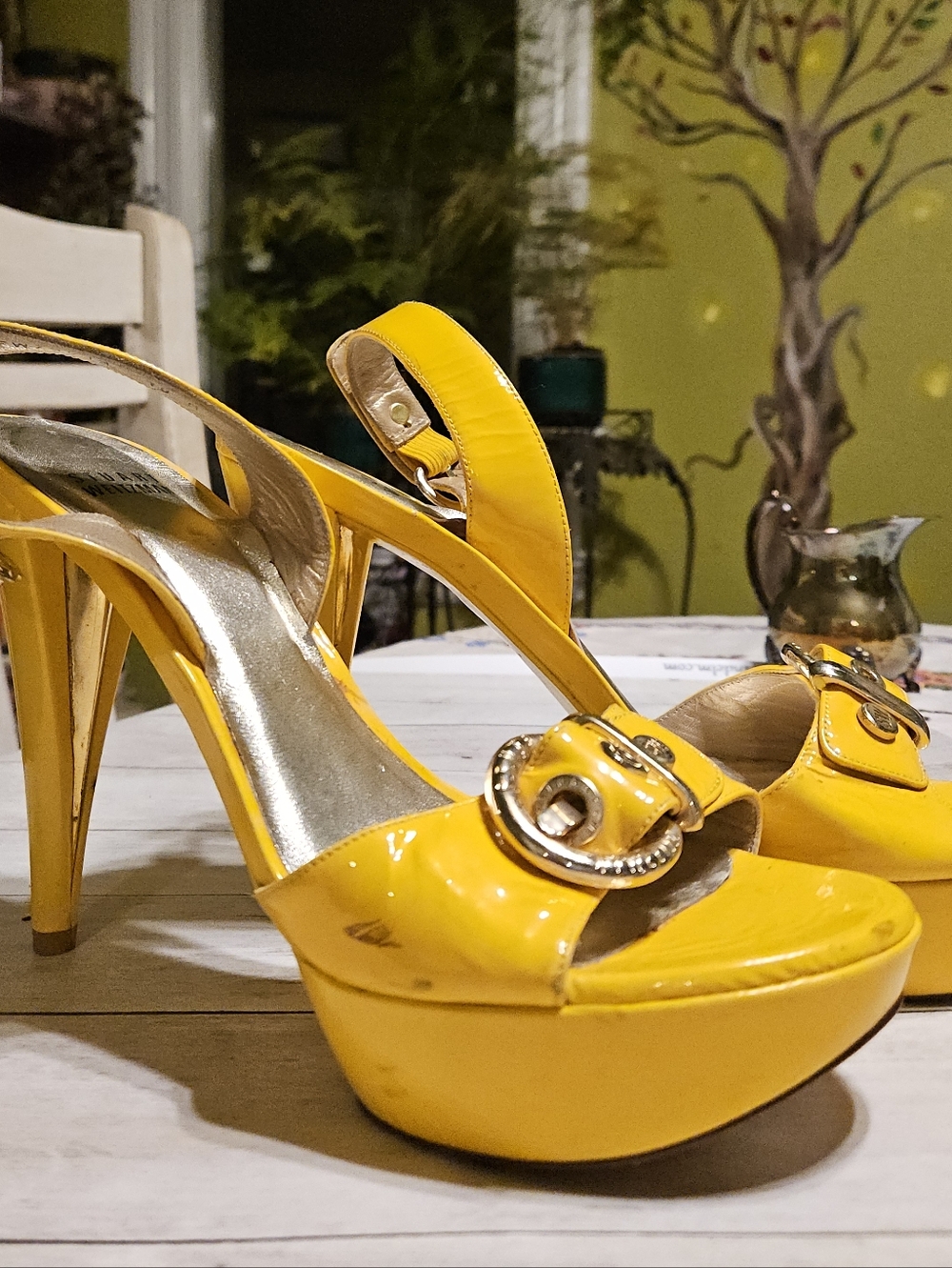 Stuart Weitzman Yellow Patent Platform Slingback Heels - Picture 3 of 4
